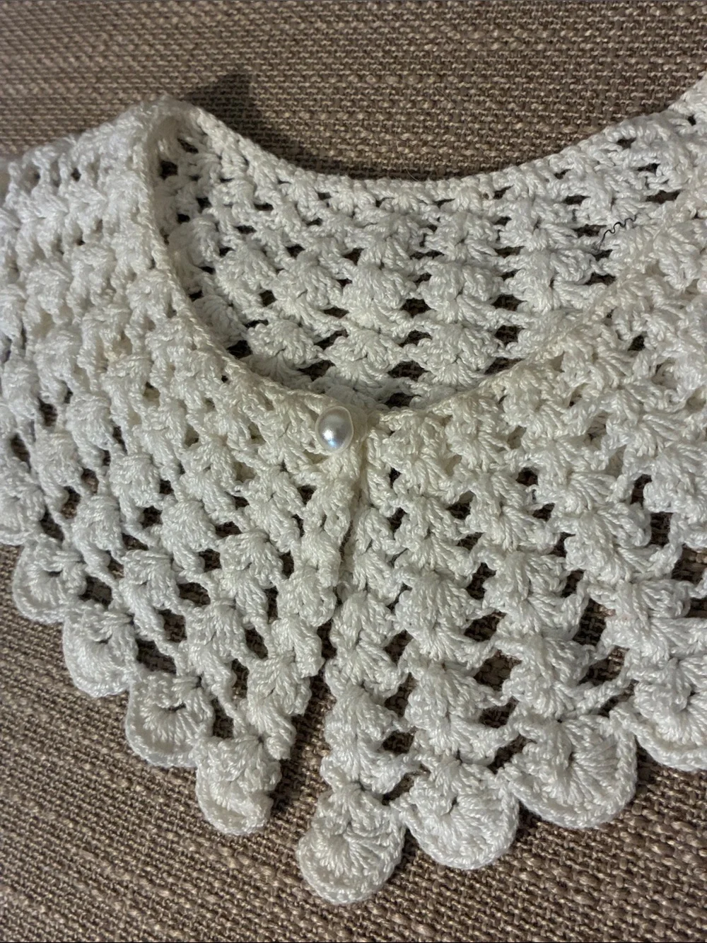 Hand-Crocheted Cream Lace Decorative Collar Pearl Button